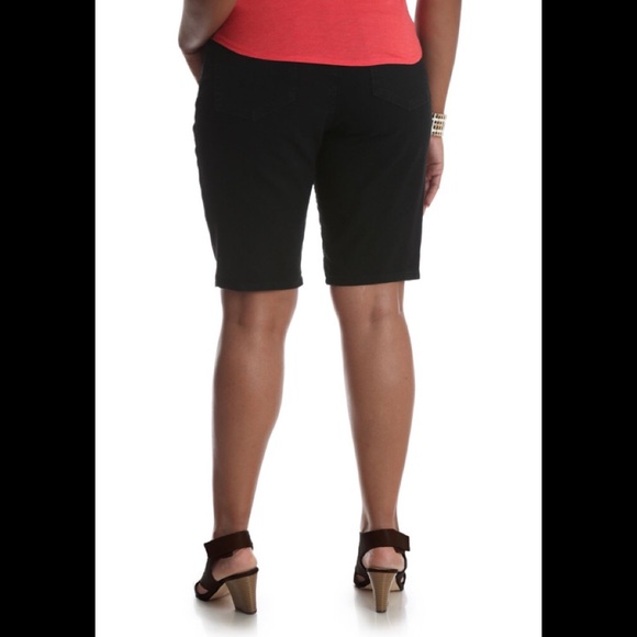 Riders by Lee Womens Black Denim Bermuda Shorts Size 26W New - Picture 3 of 5